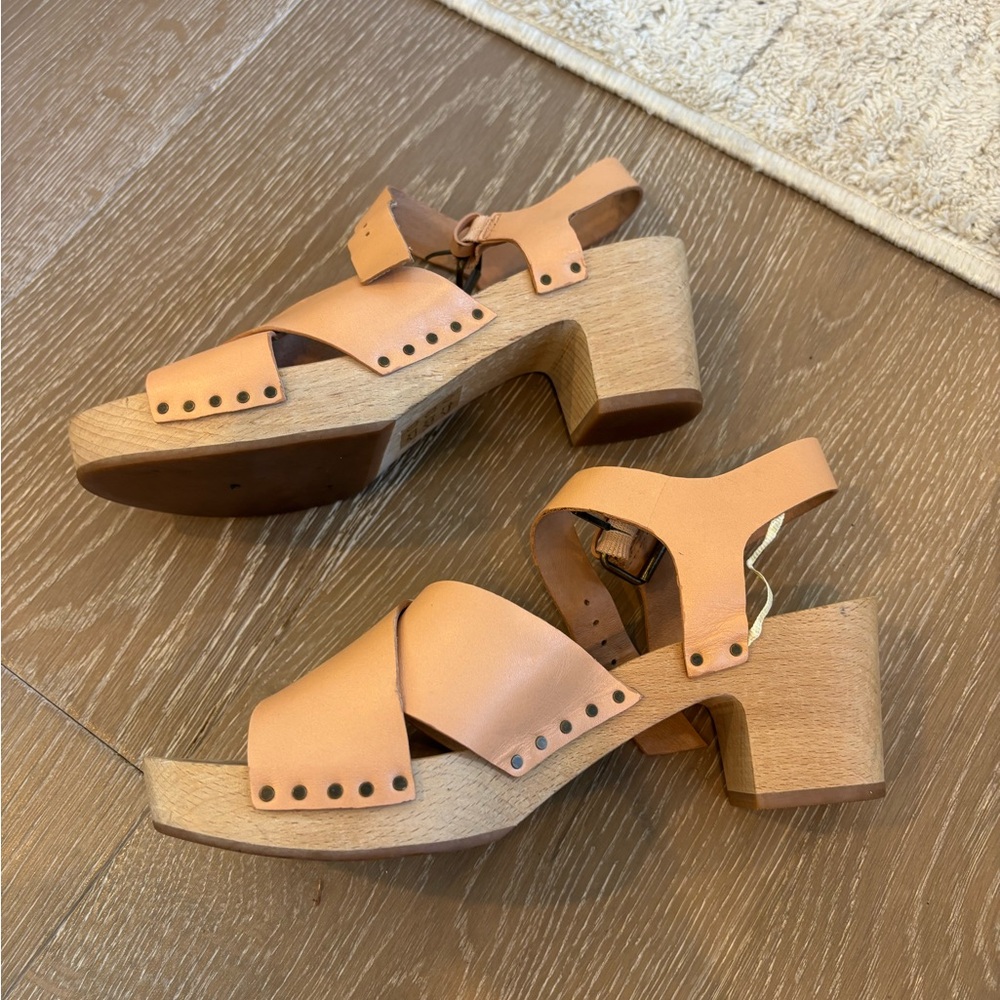 Madewell Tan Leather Sandals - Picture 3 of 8